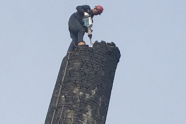 烟囱拆除工程特点及针对性措施
