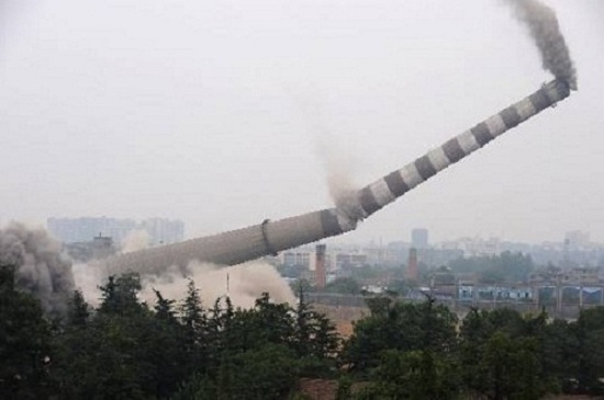 烟囱定向拆除爆破技术