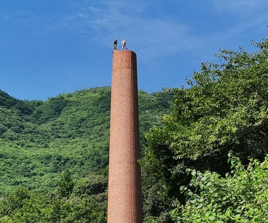 烟囱人工拆除施工对现场环境有哪些管理要求？