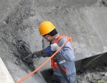 水泥库清库过程中的施工方案[技术快讯]