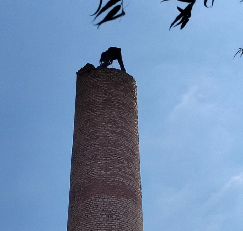 废弃烟囱拆除方法-水泥烟囱拆除技巧步骤