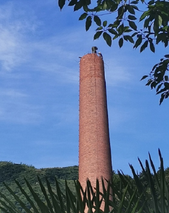 河南砖烟囱人工拆除-必须要搭建脚手架吗？