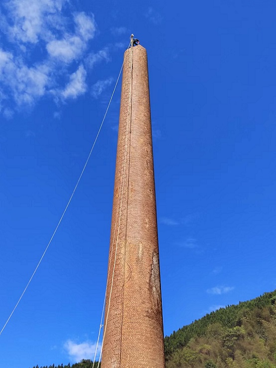 潍坊烟囱拆除公司 技术特别 安全到位