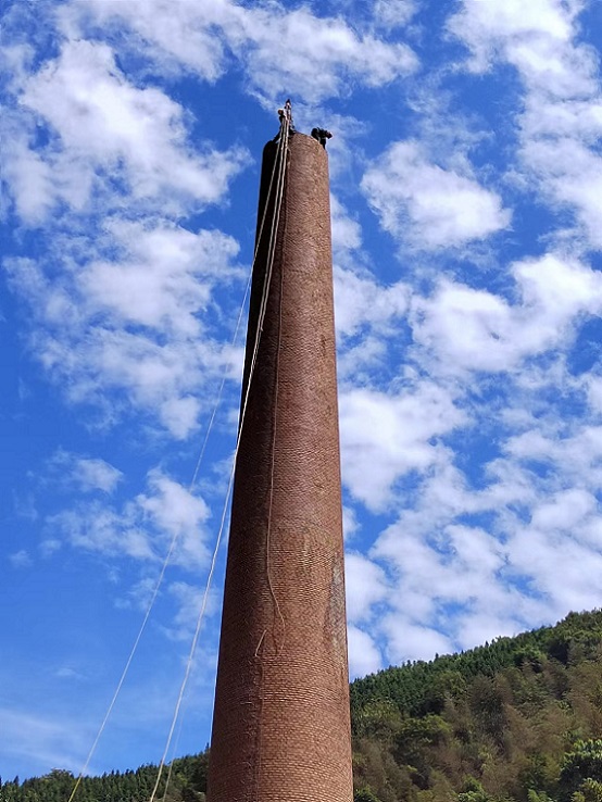 潍坊拆除烟囱公司 定制方案 安全防防