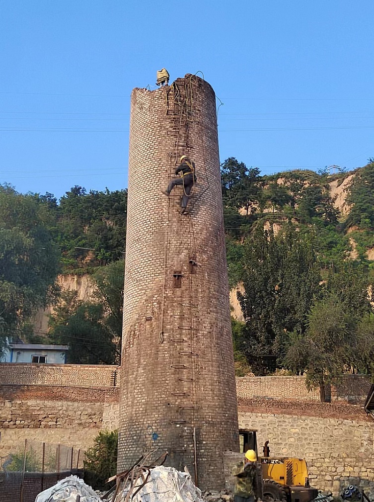 江苏烟囱拆除公司安全拆除实施技术介绍