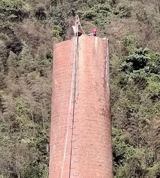 昆明拆除烟囱公司：环保拆除，安全保障