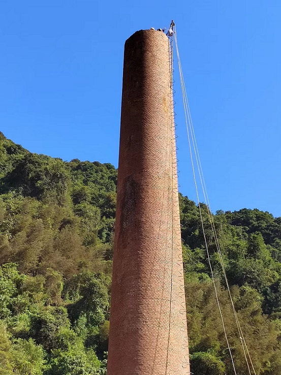 长春烟囱拆除公司:合适的拆除方案与安全顺利的重要性