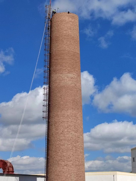 烟囱拆除公司:专业厂家,确保工程环保和安全