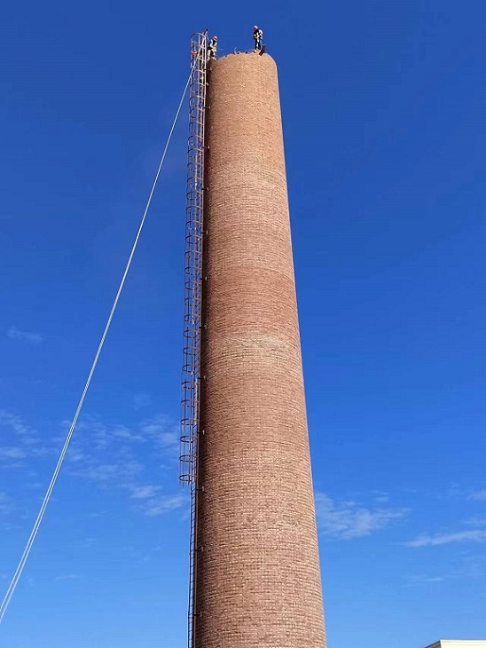 拆除烟囱公司:选择专业,安全无忧