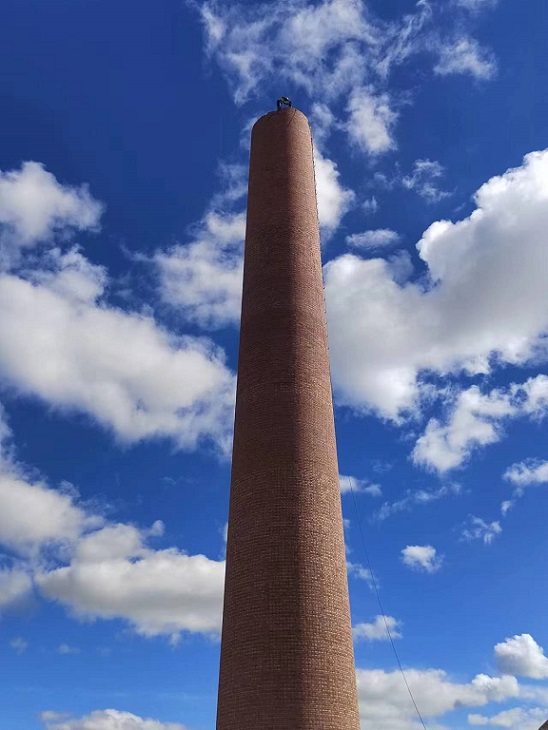 烟囱拆除公司:专业团队,技艺精湛