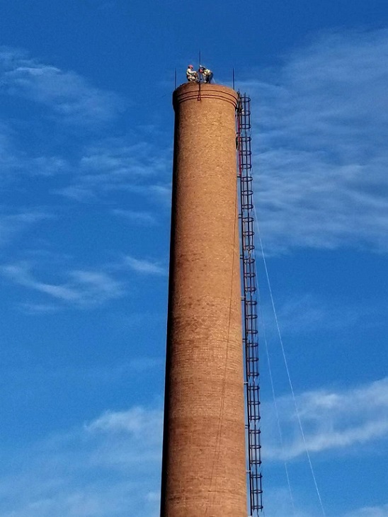 烟囱拆除公司：专业团队，安全无忧