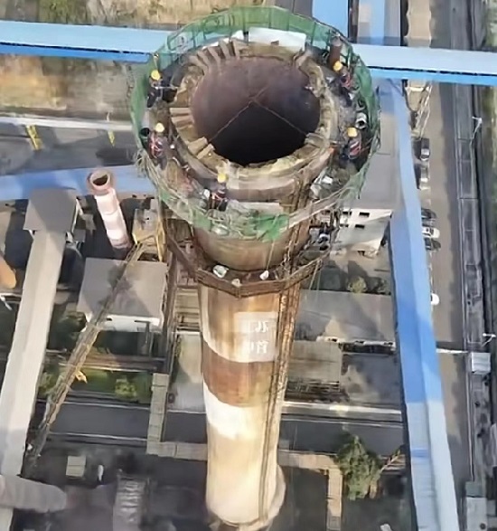 烟囱拆除：守护蓝天，我们在行动