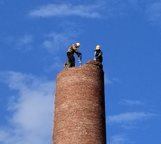 西宁烟囱拆除公司:绿色施工技术,确保施工安全与环保