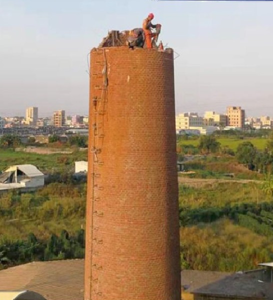 贵阳烟囱拆除:技术领先,提高安全意识与操作技能