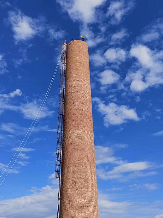 赣州高空拆除作业:专业安全防范措施全解析