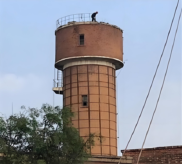 水塔拆除的几种方法：安全与效率的博弈